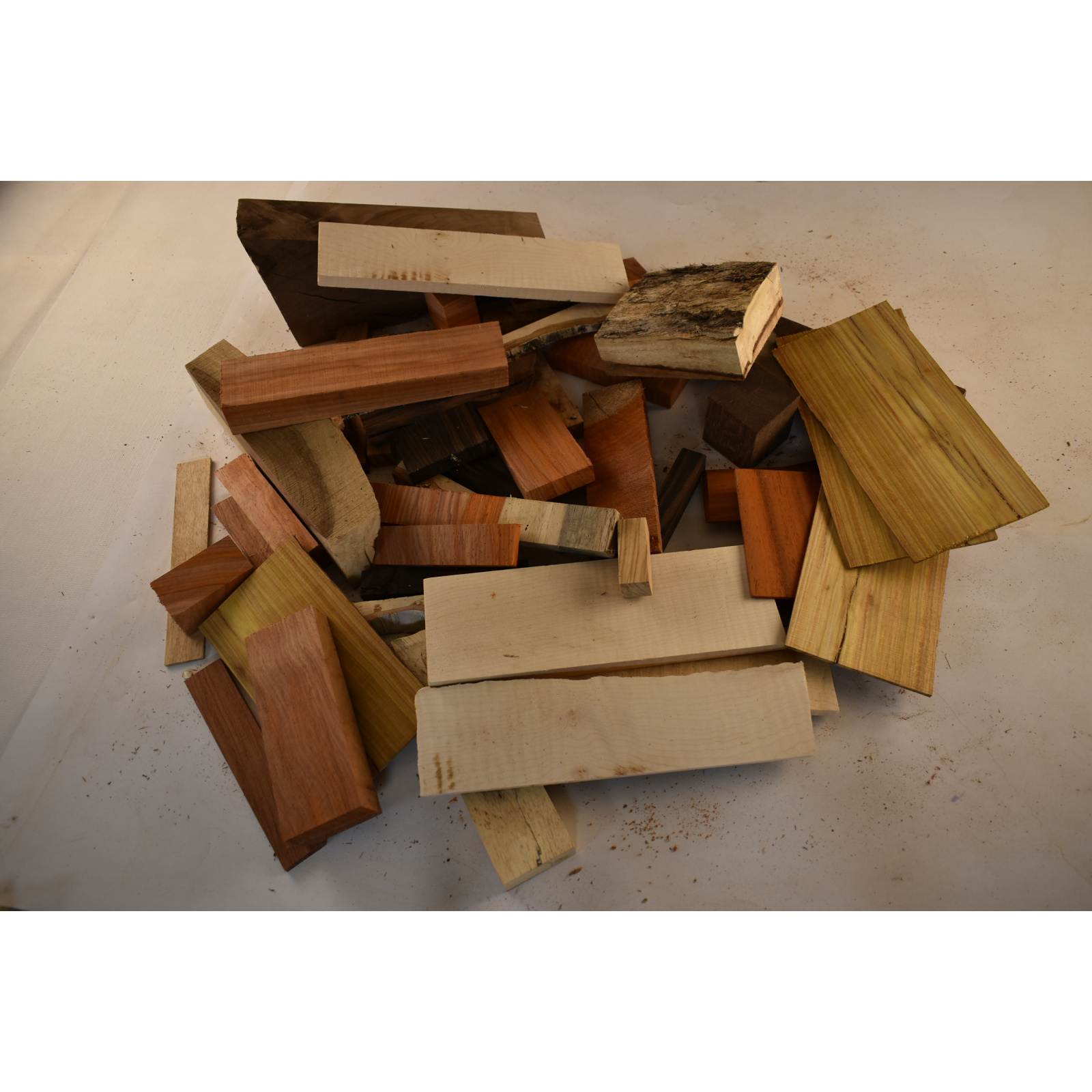 Bastelholzkiste Holzrester ca. 5 kg